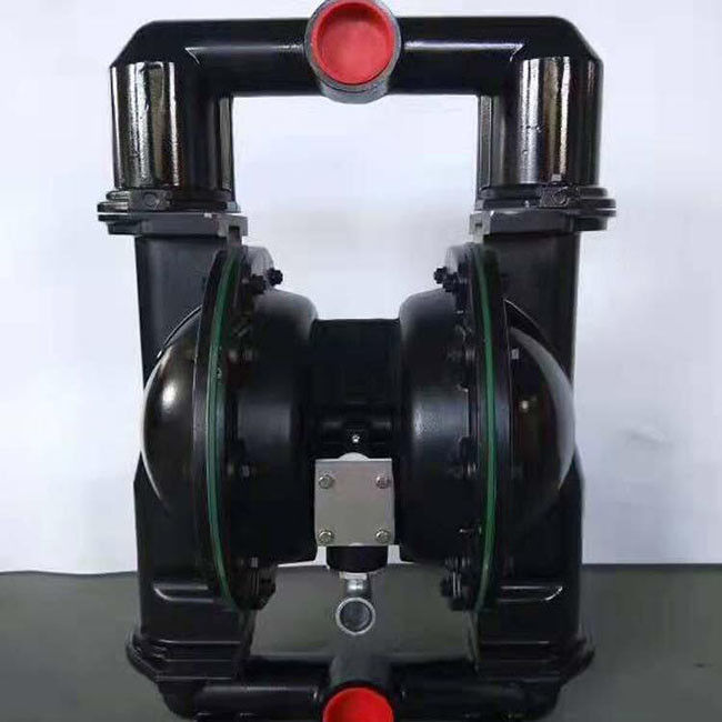 Effiziente Chemikalienresistente Membranpumpe 1/2-2 Zoll Ein- / Ausflussrate 2,5-100 Gpm